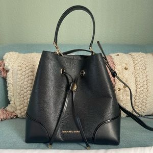 Michael Kors black bucket purse